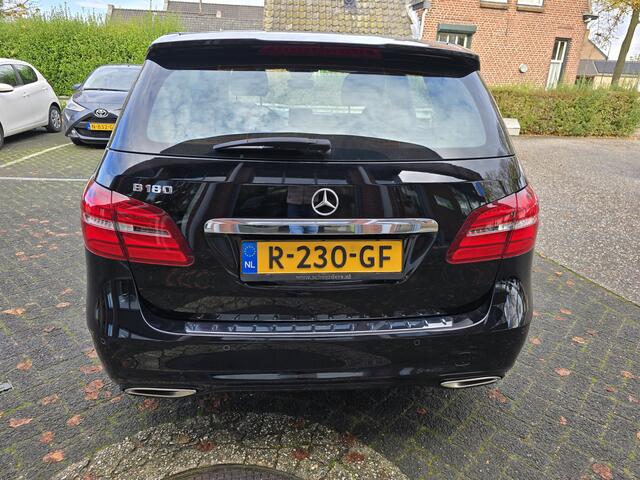 Mercedes-Benz B-KLASSE 180 Business Solution AMG Upgrade Edition Parkeersensoren,Navi.Trekhaak.Camera.