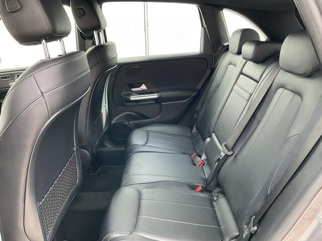 Mercedes-Benz B-KLASSE 180 Business Solution Luxury Automaat Pano Leder Adap.Cruise Vol Opties!