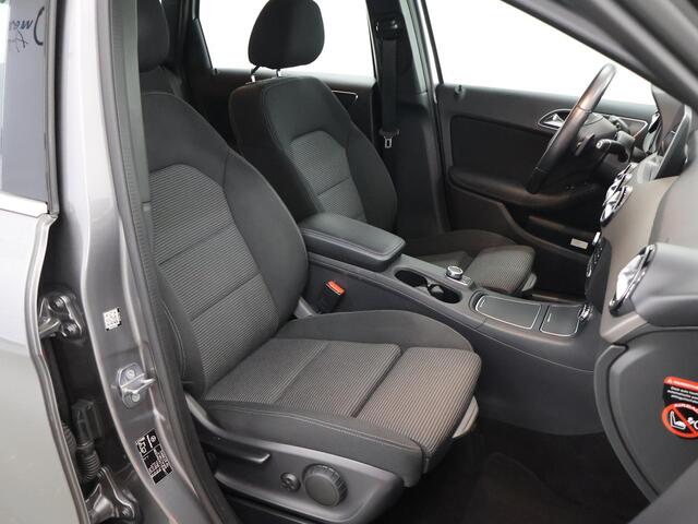Mercedes-Benz B-KLASSE 180 Business Solution | Stoelverwarming | Navigatie | Achteruitrijcamera |