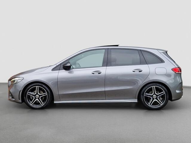 Mercedes-Benz B-KLASSE 180 Business Solution AMG | Pano | Trekhaak | Stoelverwarming | LED | Climate |