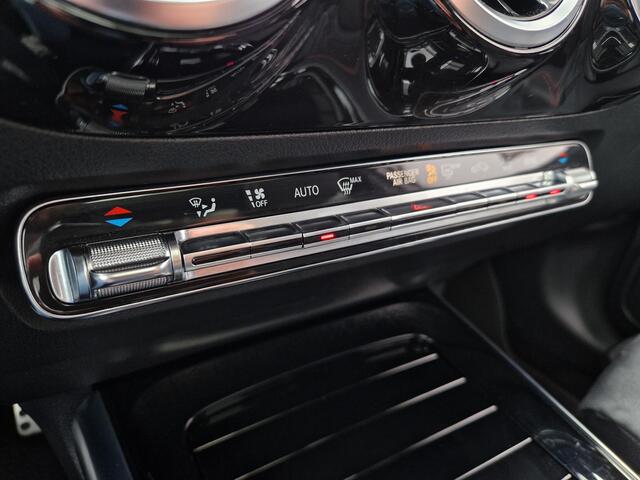 Mercedes-Benz B-KLASSE 180 Business Solution AMG | Pano | Trekhaak | Stoelverwarming | LED | Climate |