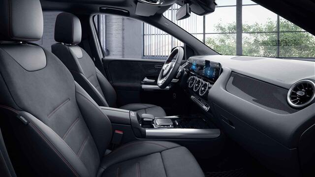 Mercedes-Benz B-KLASSE 200 Business Solution AMG | Night | Panoramadak | Widescreen | Sfeerverlichting | Stoelverwarming |