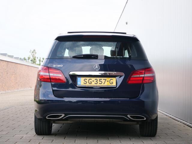 Mercedes-Benz B-KLASSE 180 123pk Ambition Automaat Navigatie / Camera / Schuifdak / Stoelverwarming