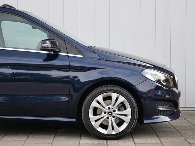 Mercedes-Benz B-KLASSE 180 123pk Ambition Automaat Navigatie / Camera / Schuifdak / Stoelverwarming