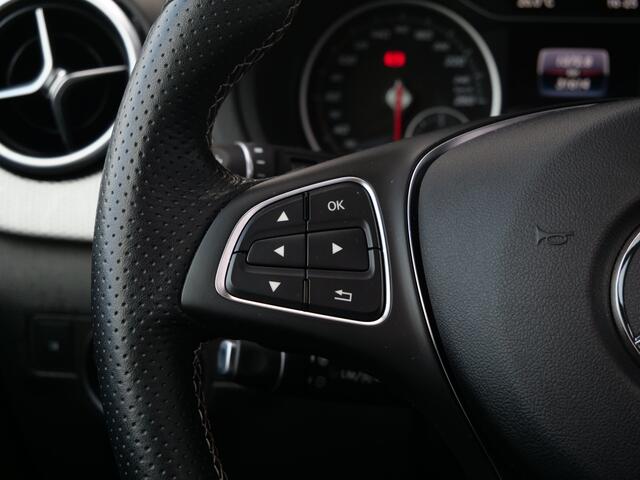 Mercedes-Benz B-KLASSE 180 123pk Ambition Automaat Navigatie / Camera / Schuifdak / Stoelverwarming