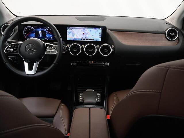 Mercedes-Benz B-KLASSE 250 e Luxury Line | Achteruitrijcamera | Stoelverwarming | Widescreen | Navigatie | Regensensor |