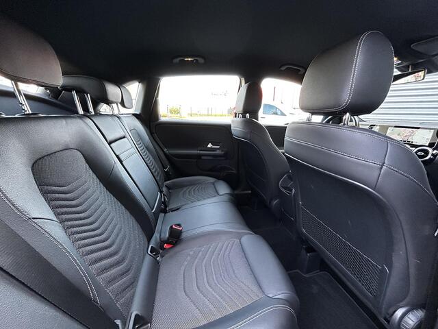 Mercedes-Benz B-KLASSE 180 Business Solution | Cruise control | Navi | Airco