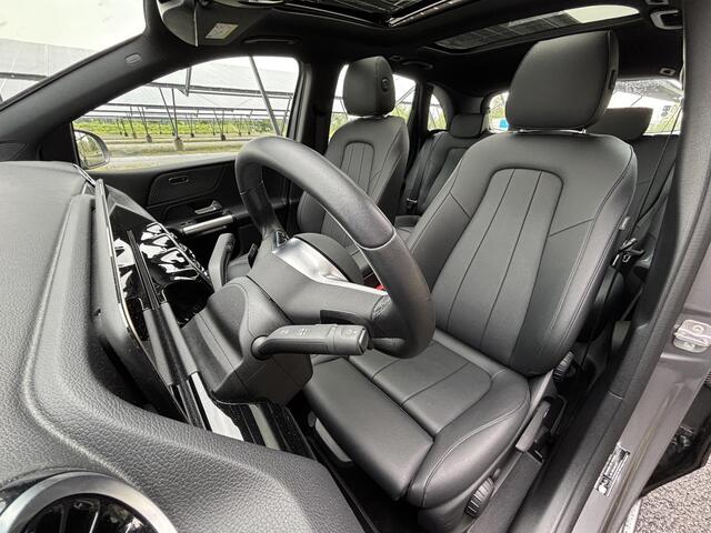 Mercedes-Benz B-KLASSE 180 Business Line | Panoramadak | Stoelverwarming | Achteruitrijcamera | Elek. achterklep |