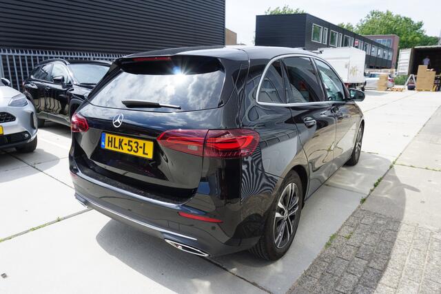 Mercedes-Benz B-KLASSE 180 Business Line Navi|PDC V+A|Trekhaak |Camera|Elektrische a.klep|Stoelverwarming|