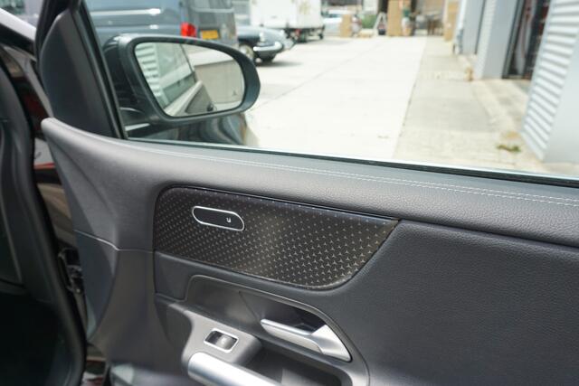 Mercedes-Benz B-KLASSE 180 Business Line Navi|PDC V+A|Trekhaak |Camera|Elektrische a.klep|Stoelverwarming|