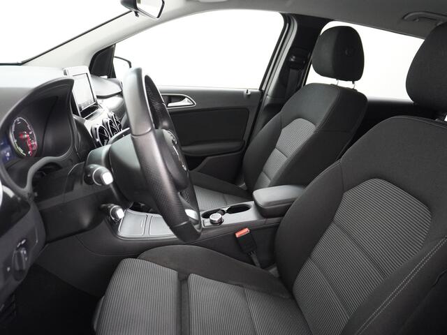 Mercedes-Benz B-KLASSE 250e AUT. 184PK Bi-Xenon Navi Dual-ECC 18" Harman Kardon Pdc-v+a Cruise Control Regensensor Edition Led Licht en zichtpakket Zitcomfortpakket Bluetooth Privacy Glas