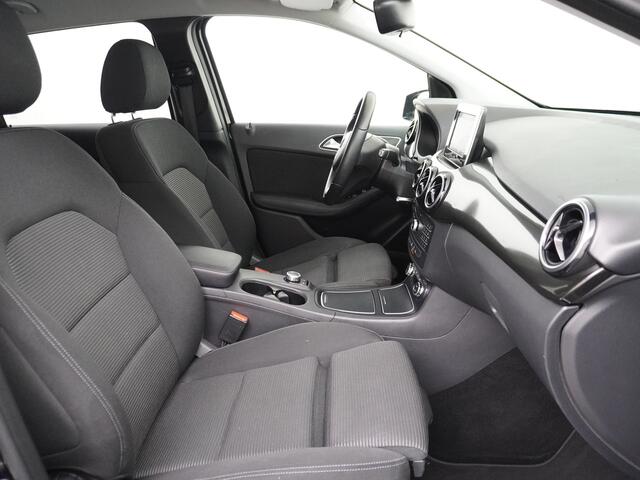 Mercedes-Benz B-KLASSE 250e AUT. 184PK Bi-Xenon Navi Dual-ECC 18" Harman Kardon Pdc-v+a Cruise Control Regensensor Edition Led Licht en zichtpakket Zitcomfortpakket Bluetooth Privacy Glas