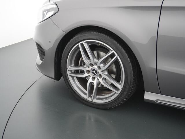 Mercedes-Benz B-KLASSE 180 Business Solution AMG Trekhaak | Camera | Stoelverwarming | NAP