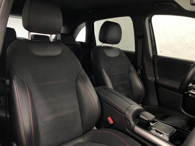 Mercedes-Benz B-KLASSE 180 Business Solution AMG Camera 18inch AMG Navigatie Blackstyle