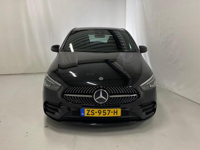 Mercedes-Benz B-KLASSE 180 Business Solution AMG Camera 18inch AMG Navigatie Blackstyle