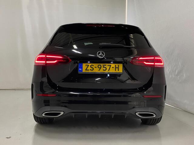 Mercedes-Benz B-KLASSE 180 Business Solution AMG Camera 18inch AMG Navigatie Blackstyle