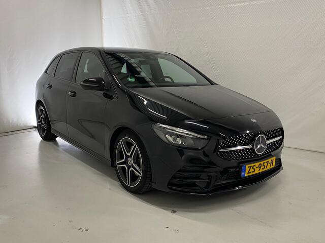 Mercedes-Benz B-KLASSE 180 Business Solution AMG Camera 18inch AMG Navigatie Blackstyle