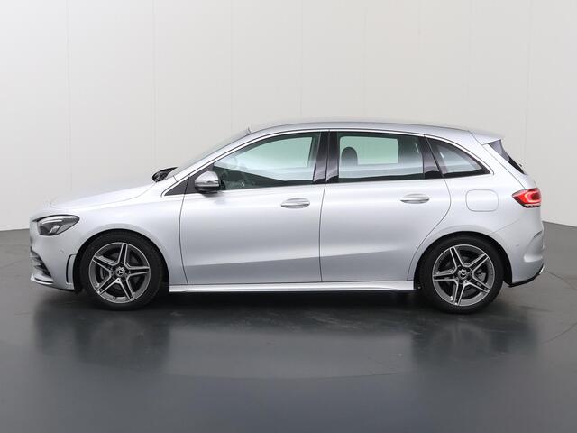 Mercedes-Benz B-KLASSE 180 Business Solution AMG | Navigatie | Apple Carplay | Achteruitrijcamera | Stoelverwarming | Trekhaak |