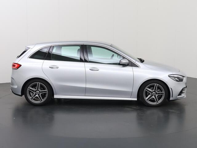 Mercedes-Benz B-KLASSE 180 Business Solution AMG | Navigatie | Apple Carplay | Achteruitrijcamera | Stoelverwarming | Trekhaak |