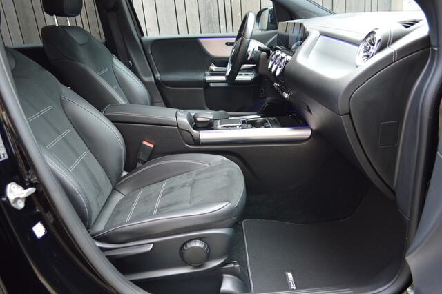 Mercedes-Benz B-KLASSE 250 e AMG Led Panorama Widescreen Sfeer Camera 360 Night Trekh Pdc