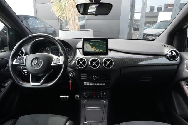 Mercedes-Benz B-KLASSE 180 AMG Night Edition Plus 123pk Panoramadak/Navigatie/PDC