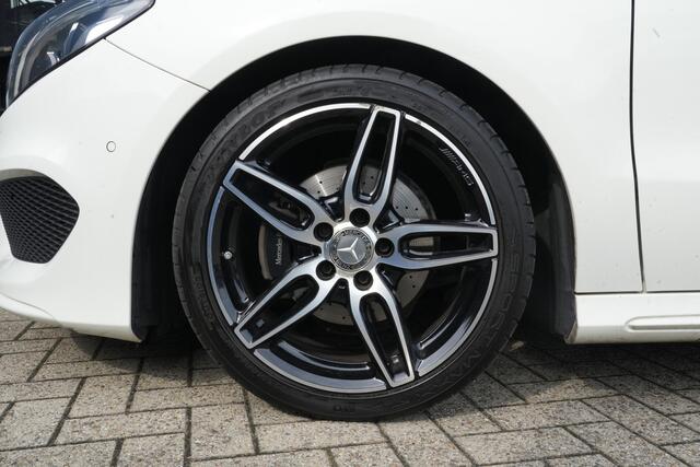 Mercedes-Benz B-KLASSE 180 AMG Night Edition Plus 123pk Panoramadak/Navigatie/PDC