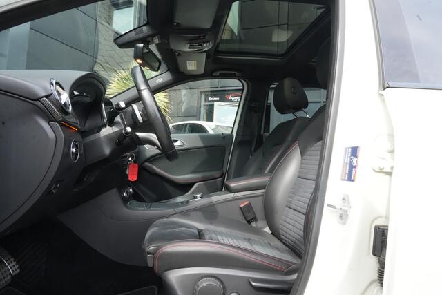 Mercedes-Benz B-KLASSE 180 AMG Night Edition Plus 123pk Panoramadak/Navigatie/PDC