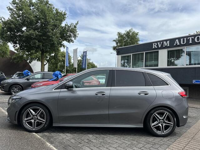 Mercedes-Benz B-KLASSE 180 Business Solution AMG ORIGINEEL NL AUTO MET NAP | ELEKTRISCHE ACHTERKLEP | STOELVERWARMING | TREKHAAK | CAMERA | UNIEKE KM-STAND | RIJKLAAR GELEVERD MET 12 MND BOVAG GARANTIE TIE