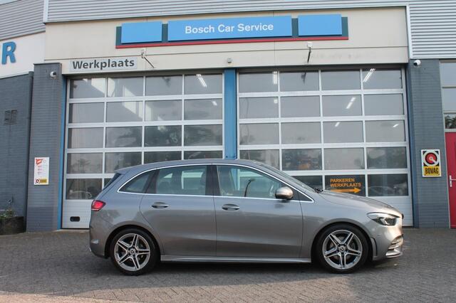 Mercedes-Benz B-KLASSE 180 BUS. SOL. AMG Automaat / Afn. Trekhaak /