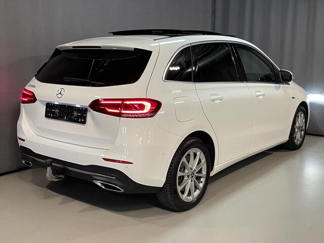 Mercedes-Benz B-KLASSE 250 e 17''/Panoramadak/Trekhaak/Memory stoelen L+R/Adaptieve cruise/Camera/PDC v+a/Dodehoek/Apple Carplay & Android auto/Stoelverwarming