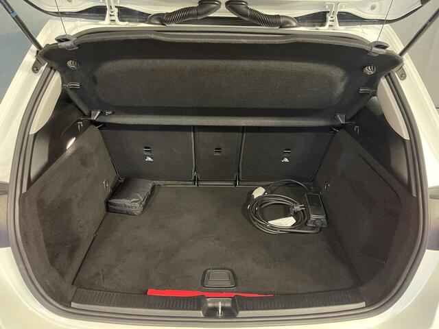 Mercedes-Benz B-KLASSE 250 e 17''/Panoramadak/Trekhaak/Memory stoelen L+R/Adaptieve cruise/Camera/PDC v+a/Dodehoek/Apple Carplay & Android auto/Stoelverwarming