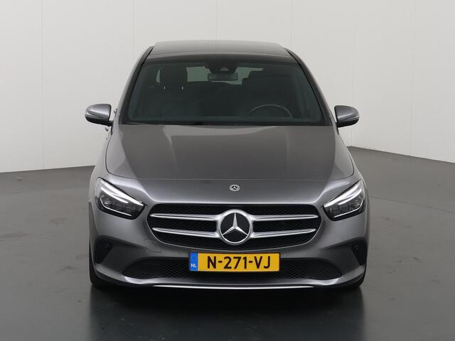 Mercedes-Benz B-KLASSE 180 Business Solution Luxury | Trekhaak elektrisch | Panoramadak | Multibeam |