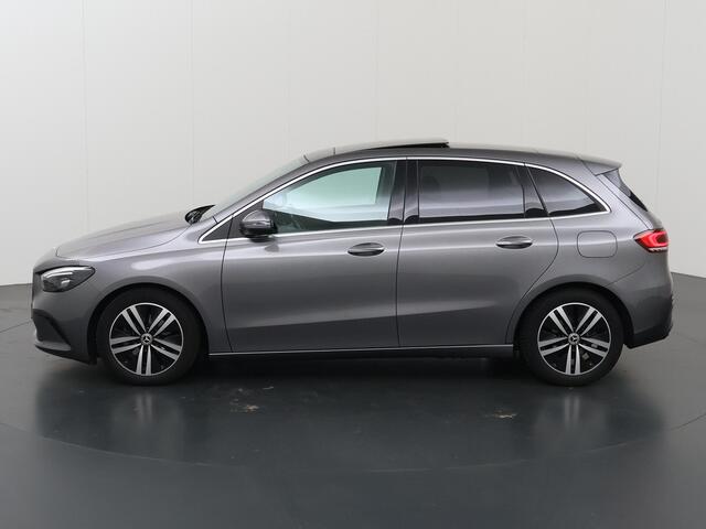 Mercedes-Benz B-KLASSE 180 Business Solution Luxury | Trekhaak elektrisch | Panoramadak | Multibeam |