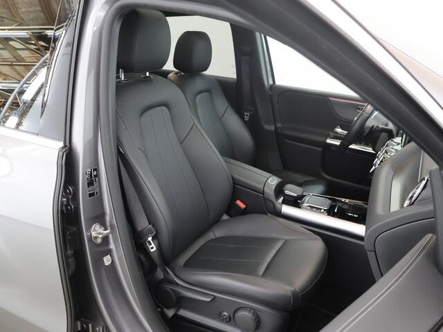 Mercedes-Benz B-KLASSE 180 Business Solution Luxury | Trekhaak elektrisch | Panoramadak | Multibeam |