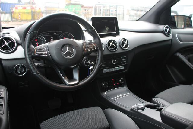 Mercedes-Benz B-KLASSE 200 Ambition ? Automaat ? Half leer ? Xenon ? 17inch ? Bluetooth