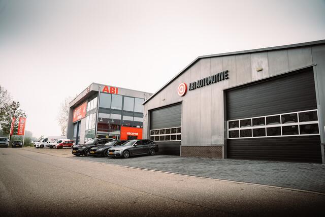 Mercedes-Benz B-KLASSE 250 Automaat 211 pk 4Matic Prestige AMG-Pakket / Face-Lift/ Leder/ Sport-Stoelen/ Stoel.Verw/ Led-Koplamp/ Park.Sens/ 18'' LMV