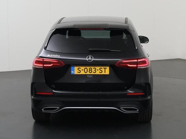 Mercedes-Benz B-KLASSE 250 e AMG Line | Widescreen | 360 graden camera | Stoelverwarming | Cruise control | Extra getint glas |