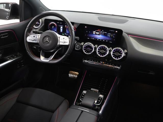 Mercedes-Benz B-KLASSE 250 e AMG Line | Widescreen | 360 graden camera | Stoelverwarming | Cruise control | Extra getint glas |