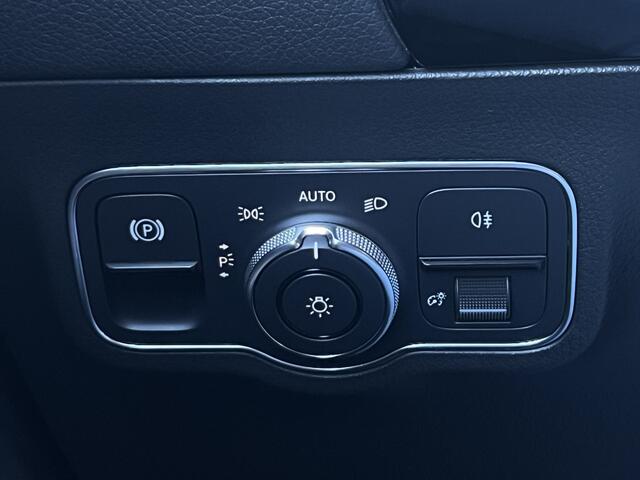 Mercedes-Benz B-KLASSE 200 Business Solution AMG | Night | Camera | Sfeerverlichting | MBUX