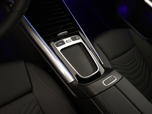 Mercedes-Benz B-KLASSE 180 Star Edition Luxury Line | Trekhaak | Dodehoekassistent | Parkeerpakket met achteruitrijcamera | Sfeerverlichting | USB-pakket plus | Keyless-Go comfortpakket | Draadloos oplaadsysteem voor Smartphone |