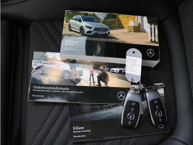 Mercedes-Benz B-KLASSE 180 Business Solution | Elektrisch Panoramadak | Trekhaak | Camera!