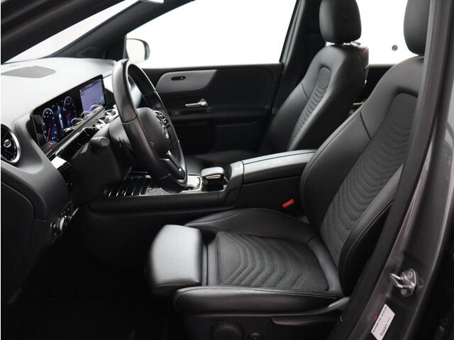 Mercedes-Benz B-KLASSE 180 Business Solution | Elektrisch Panoramadak | Trekhaak | Camera!