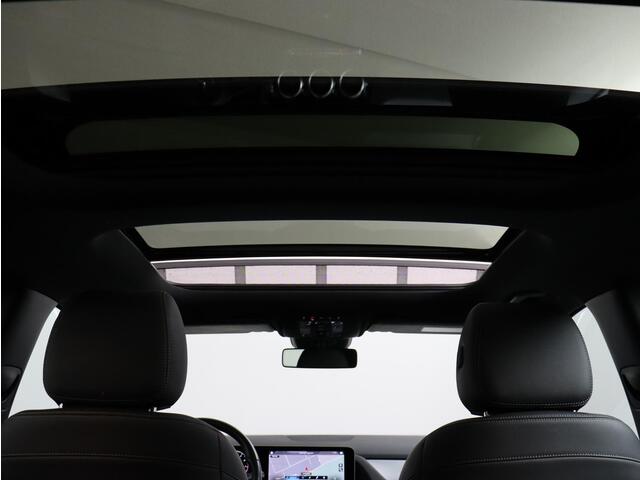 Mercedes-Benz B-KLASSE 180 Business Solution | Elektrisch Panoramadak | Trekhaak | Camera!