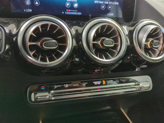 Mercedes-Benz B-KLASSE 180 Business Solution Luxury Auto. Trekhaak Navigatie Camera Parkeersensoren Cruise Control Elektrische achterklep Stoelverwarming Virtual Cockpit Leder Climate Control