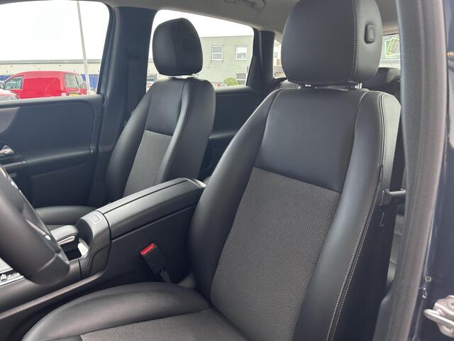 Mercedes-Benz B-KLASSE 180 Business Solution | Stoelverwarming | Achteruitrijcamera | Navigatie