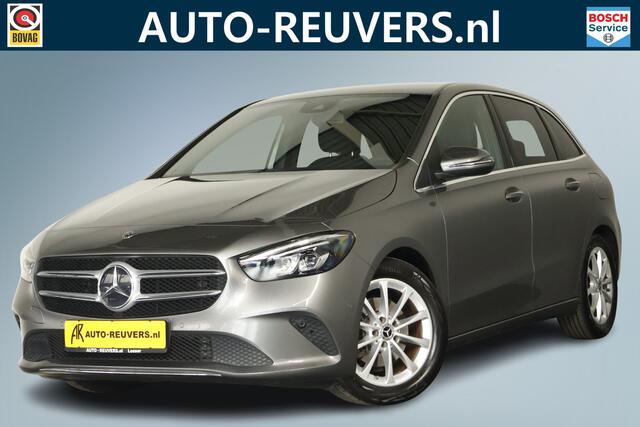 Mercedes-Benz B-KLASSE B200 Business Solution Automaat / LED / Navigatie / Lichtmetaal
