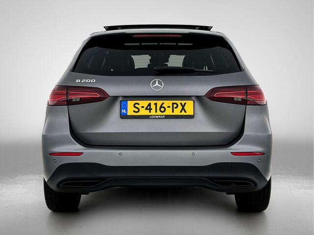 Mercedes-Benz B-KLASSE 200 Luxury-Line | Panorama schuif/kanteldak | MultiBeam Led | Night pakket | Apple CarPlay | Thermotronic Climate Control | Parkeer - en Spiegel pakket | Kleur: MANUFAKTUR mountaingrijs magno| Inclusief 24 maanden MB Certified garantie voor Europa.