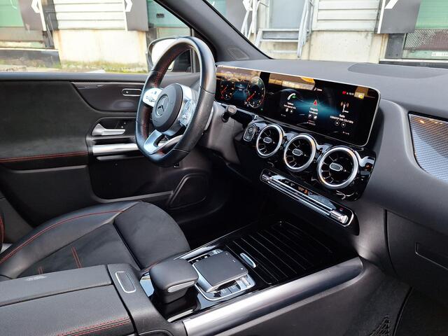 Mercedes-Benz B-KLASSE 180 AMG | Panoramadak | Achteruitrijcamera | Night pakket | Widescreen | Elektrische achterklep