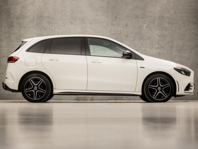 Mercedes-Benz B-KLASSE 250 e AMG Sport 218Pk Automaat (APPLE CARPLAY, GROOT NAVI, SFEERVERLICHTING, CAMERA, LEDER/ALCANTARA, TREKHAAK, STOELVERWARMING, WIDESCREEN, NIEUWSTAAT)