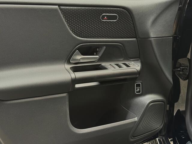 Mercedes-Benz B-KLASSE 180 Star Edition Luxury Line 17 inch trekhaak camera